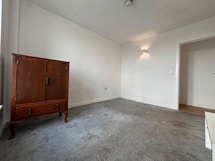 2 Bedroom Apartment To Rent In High Street, West Bromwich, B70