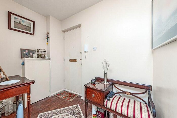 1 Bedroom Flat For Sale In Grove Road, Sutton, SM1
