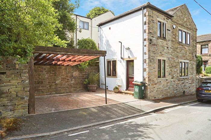 2 Bedroom Cottage For Sale In North Bank Road, Bingley, BD16