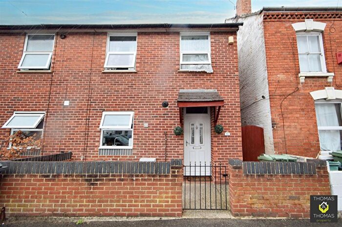 3 Bedroom Semi-Detached House For Sale In Weston Road, Gloucester, GL1