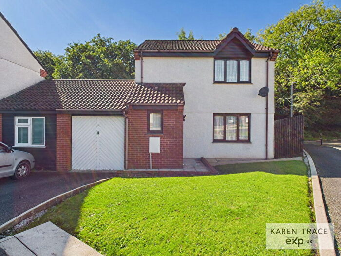 2 Bedroom Link Detached House For Sale In Springfield Close, Sandy Hill, St Austell, PL25