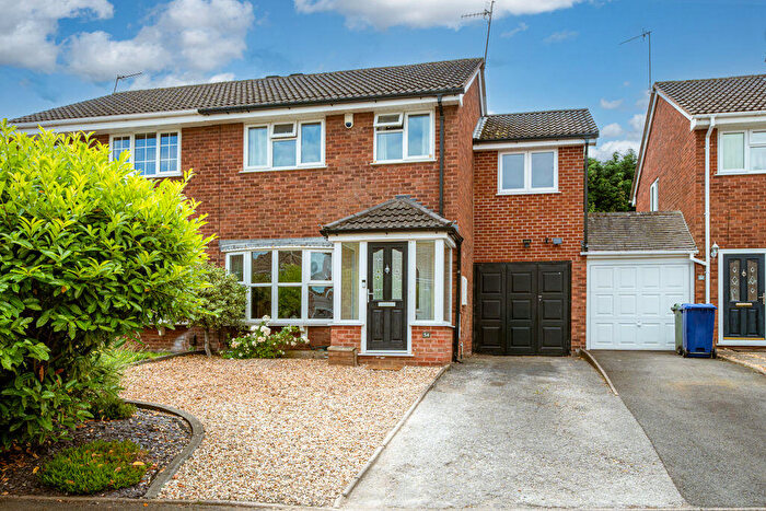 3 Bedroom Semi Detached House For Sale In Monteagle Drive, Kingswinford, DY6