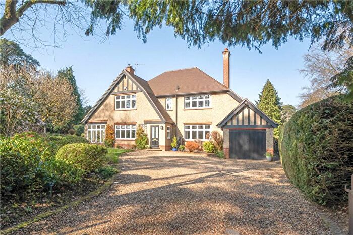 4 Bedroom Detached House For Sale In Ford Lane, Farnham, Surrey, GU10
