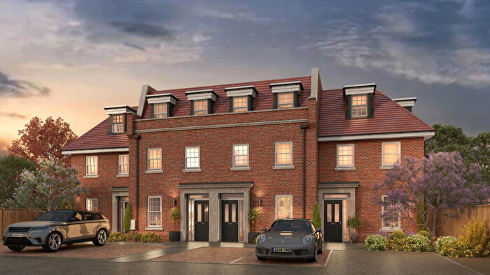 4 Bedroom Town House For Sale In Amersham Road, Beaconsfield, HP9