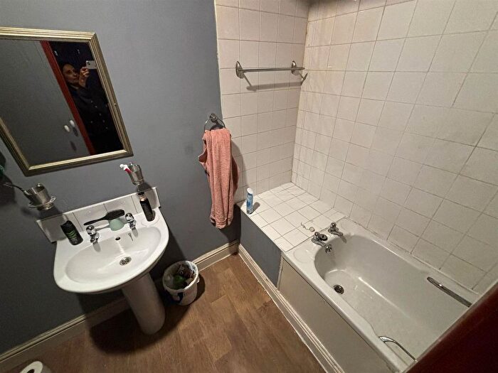1 Bedroom Flat To Rent In Stafford Street, Willenhall, WV13