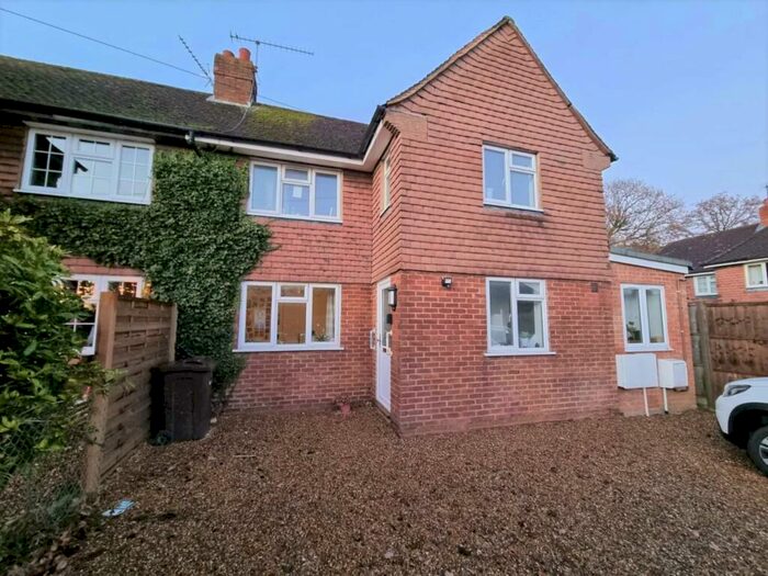 6 Bedroom Semi-Detached House To Rent In Foxburrows Avenue, Guildford, GU2