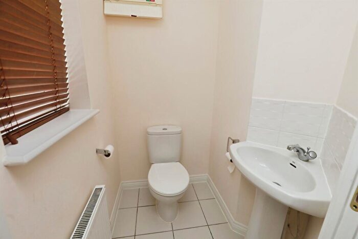 3 Bedroom End Of Terrace House For Sale In Jentique Close, Dereham, NR19