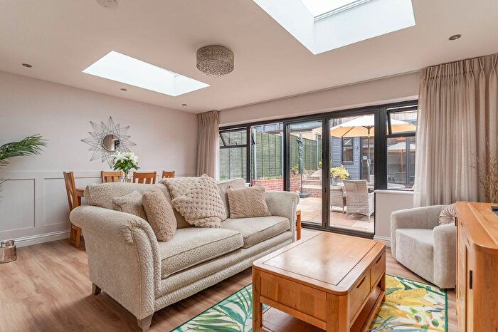 3 Bedroom Terraced House For Sale In Forest Close, Newport, NP19
