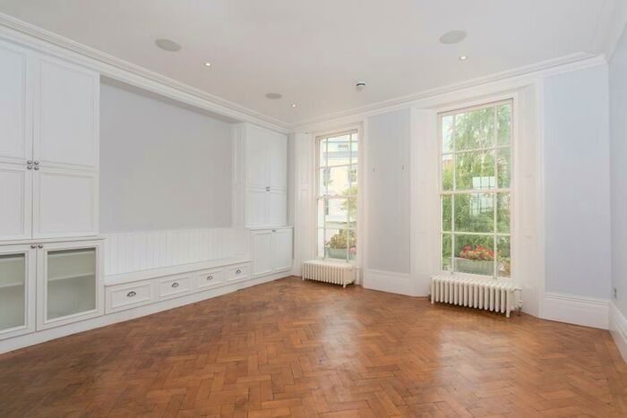 3 Bedroom Maisonette To Rent In Gloucester Avenue, Primrose Hill, NW1