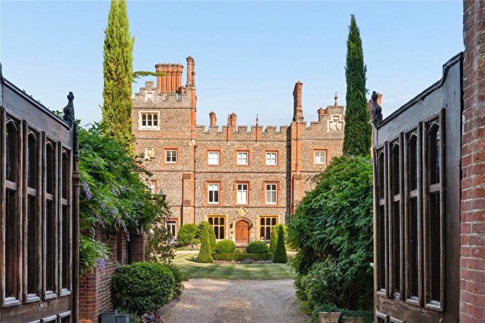3 Bedroom Apartment For Sale In Albury Park, Albury, Guildford, Surrey, GU5
