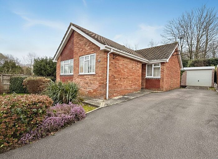 3 Bedroom Detached Bungalow For Sale In Kelvin Close, Hythe, SO45