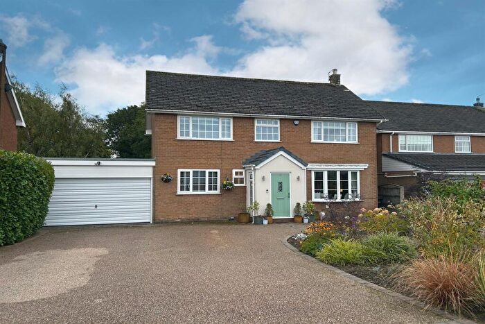 4 Bedroom Detached House For Sale In Chatsworth Road, High Lane, Stockport, SK6