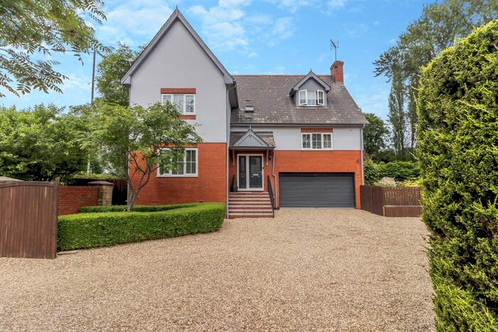 4 Bedroom Detached House For Sale In Woodside Court, Usk, Monmouthshire, NP15