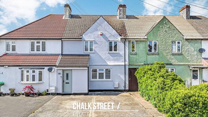 4 Bedroom Terraced House For Sale In Priors Park, Hornchurch, RM12