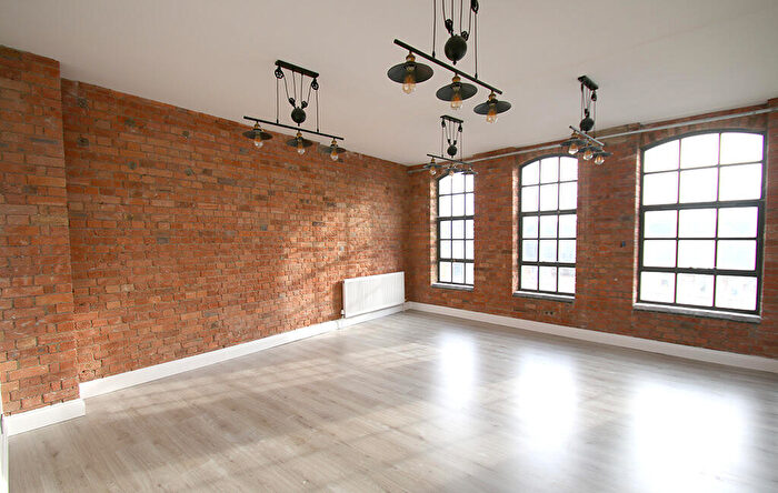 3 Bedroom Flat To Rent In Tudor Road (), E9