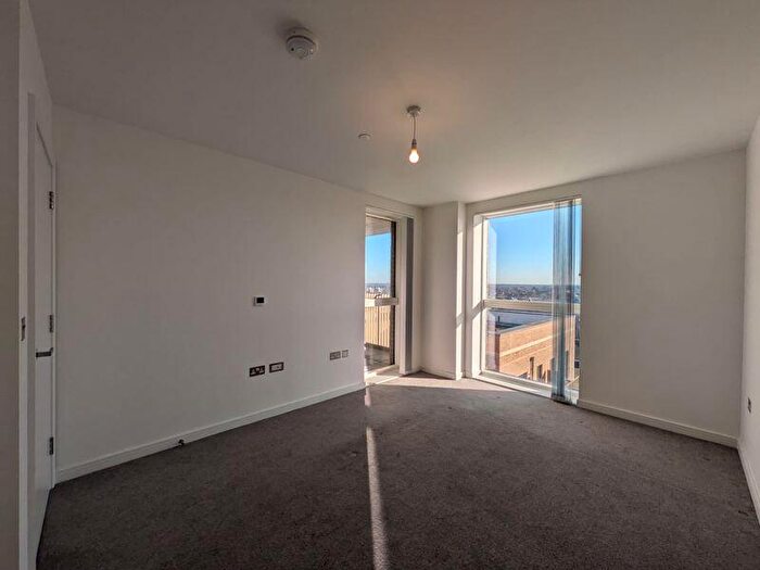 1 Bedroom Flat To Rent In West Heights, Addiscombe Oaks, Croydon, CR0