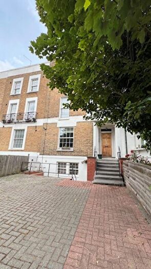 3 Bedroom Flat To Rent In London, N4
