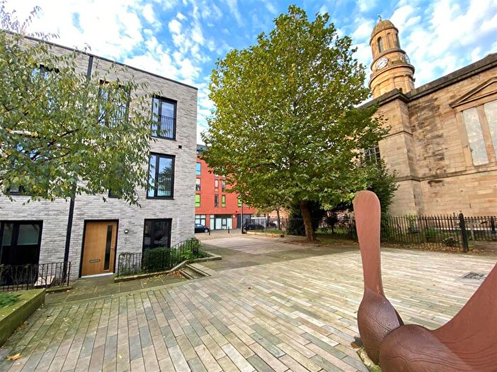 3 Bedroom Town House To Rent In St. Philips Square, Salford, M3