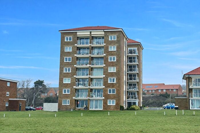 2 Bedroom Flat For Sale In Sutton Place, Bexhill-On-Sea, TN40