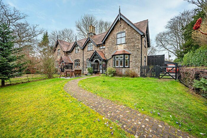 3 Bedroom Semi Detached House For Sale In The Hendre, Monmouth, Monmouthshire, NP25