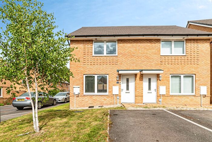 2 Bedroom Semi-Detached House For Sale In Graphite Close, Basingstoke, RG24