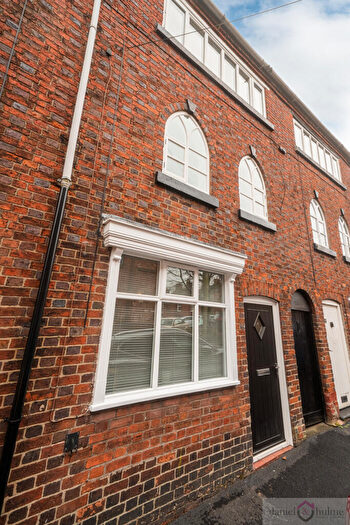 3 Bedroom Town House For Sale In London Street, Leek, Staffordshire, ST13
