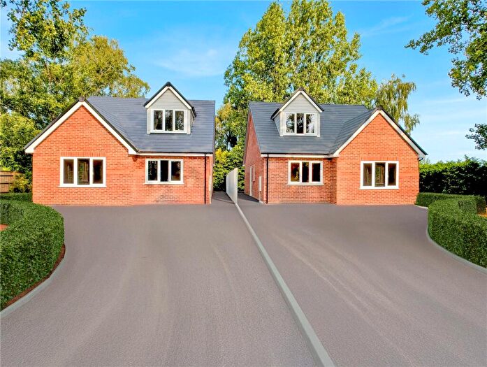 3 Bedroom Bungalow For Sale In Granary Court, Shenstone, Kidderminster, Worcestershire, DY10