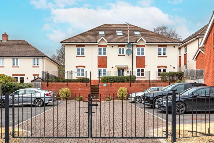 2 Bedroom Apartment To Rent In Valerian Close - Shirehampton, BS11