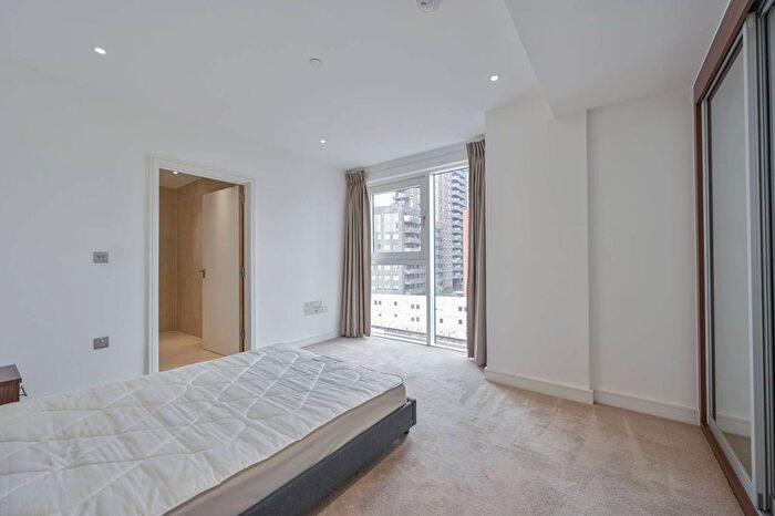 2 Bedroom Flat To Rent In Brent House, Vauxhall, London, SW8