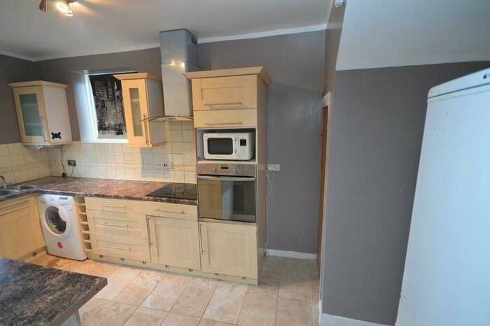 3 Bedroom Terraced House To Rent In Bushgrove Road, Dagenham, RM8