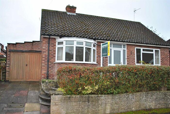 2 Bedroom Detached Bungalow To Rent In Brynton Close Macclesfield Cheshire, SK10