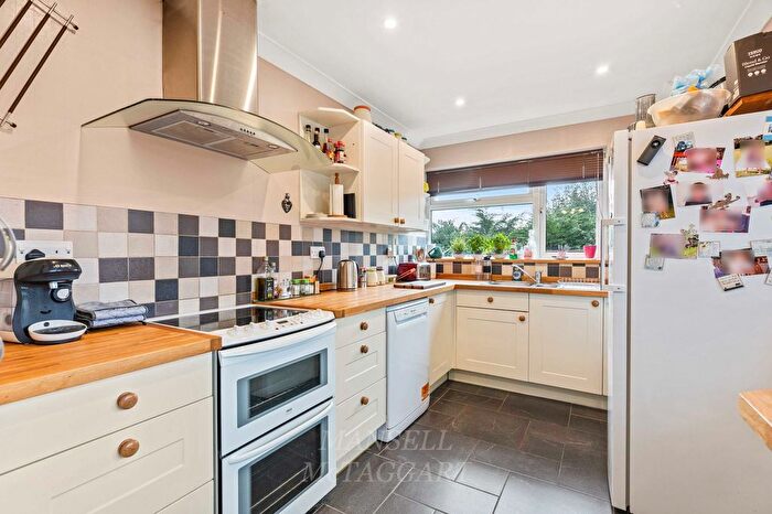 3 Bedroom Semi-Detached House For Sale In Willow Ridge, Turners Hill, RH10