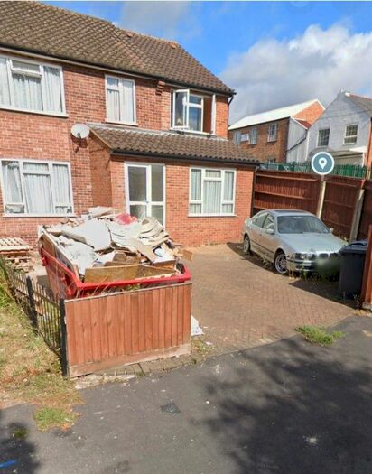 1 Bedroom Flat To Rent In Chairborough Road, High Wycombe, HP12