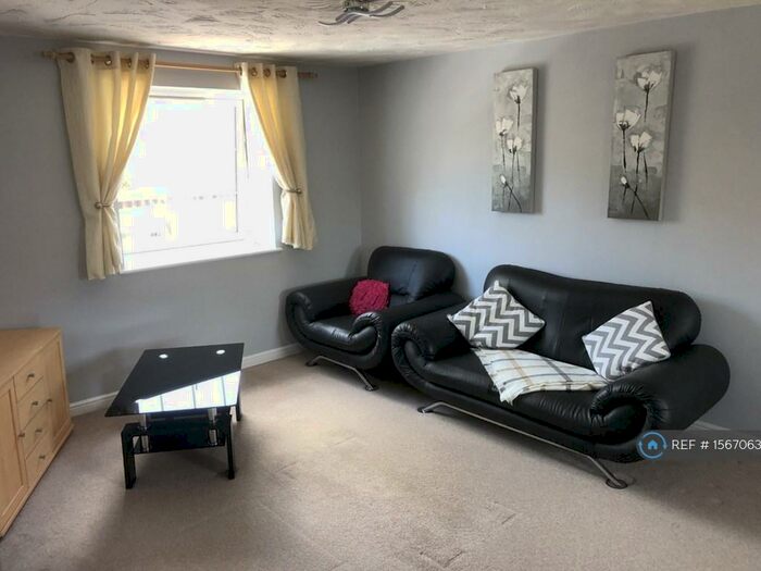 2 Bedroom Flat To Rent In Hesper Road, Colchester, CO2