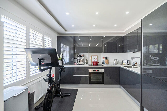 2 Bedroom Flat For Sale In Northampton Road, Croydon, Croydon, CR0