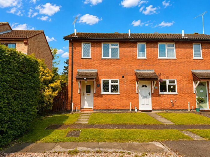2 Bedroom Town House For Sale In Simons Close, Wigston, LE18