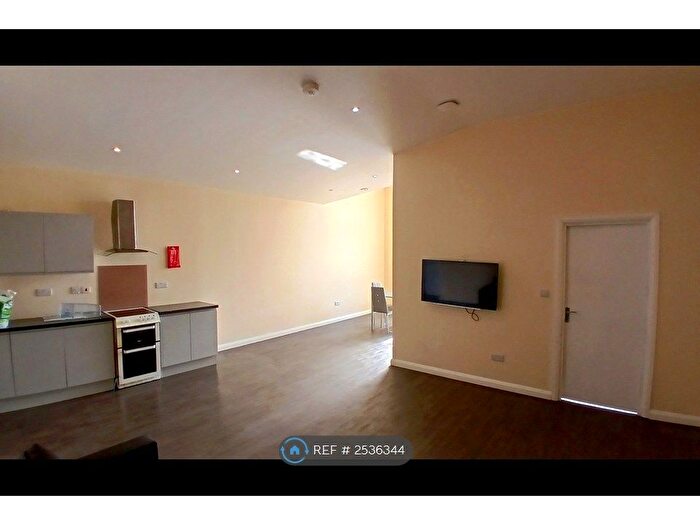 2 Bedroom Flat To Rent In Market Street, Stoke On Trent, ST3