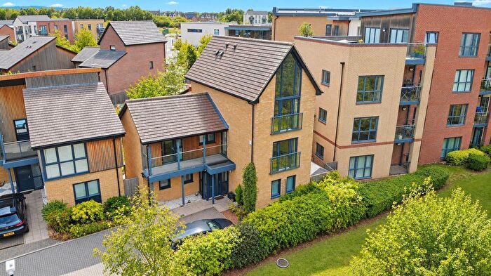 5 Bedroom Detached House For Sale In Kernal Close, Oakgrove, Milton Keynes, MK10
