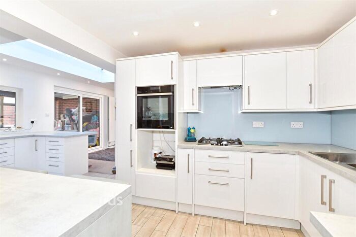 4 Bedroom Semi Detached House For Sale In Spruce Close, Larkfield, Aylesford, Kent, ME20