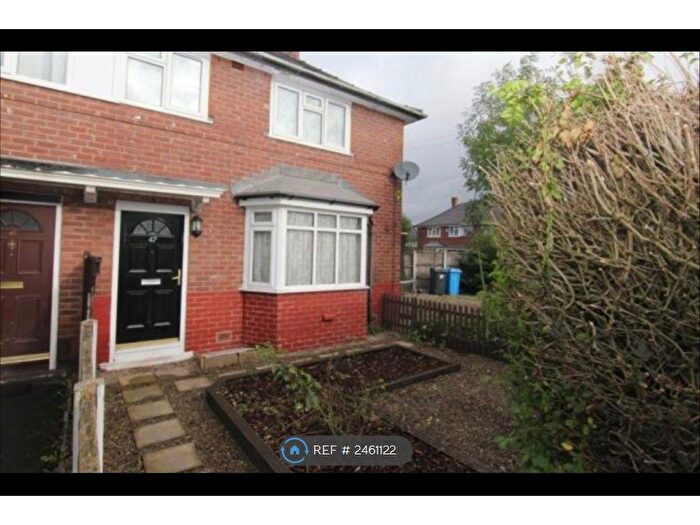 3 Bedroom Semi-Detached House To Rent In Vale Street, Manchester, M11