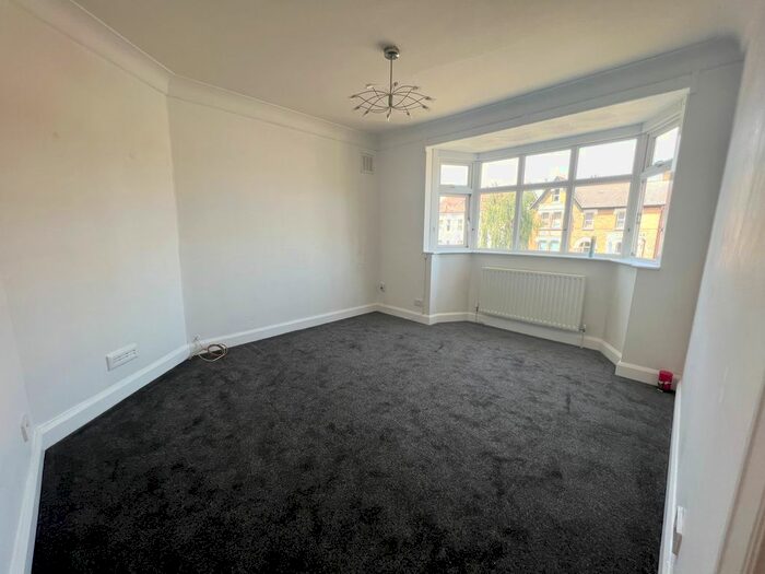 2 Bedroom Flat To Rent In Lower Addiscombe Road, Croydon, CR0