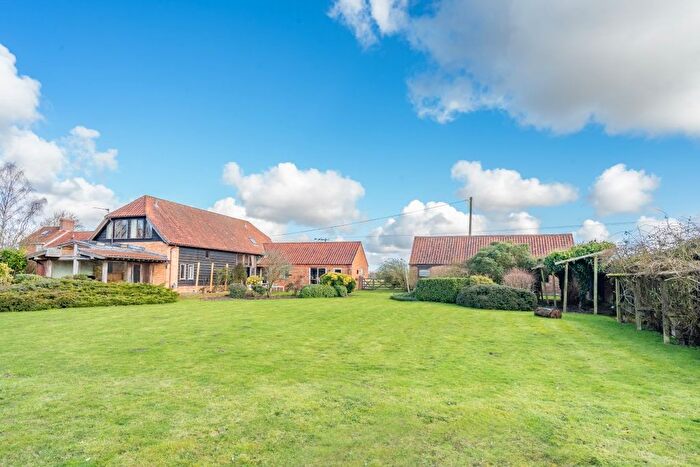 4 Bedroom Barn Conversion For Sale In Station Road, Ellingham, Bungay, NR35