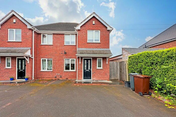 3 Bedroom Semi-Detached House To Rent In Kimberley Road, Solihull, B92