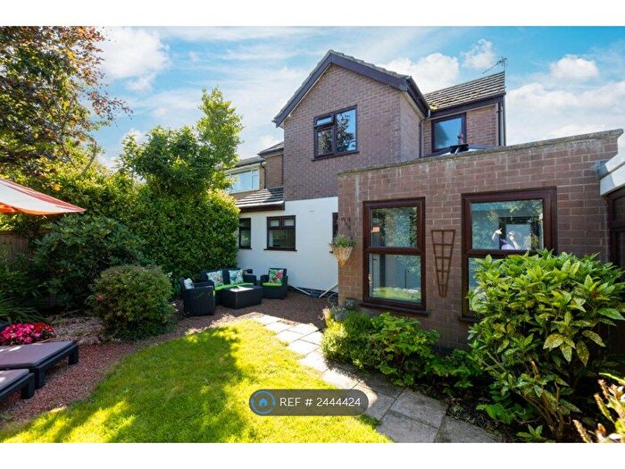 3 Bedroom Detached House To Rent In Richmond Avenue, Lancashire, PR4