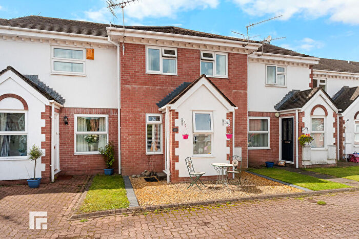 3 Bedroom Link Detached House For Sale In Miles Court, Gwaelod-Y-Garth, Cardiff, CF15