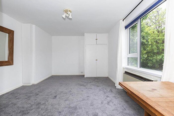 Flat To Rent In Crescent Road, Crouch End, N8