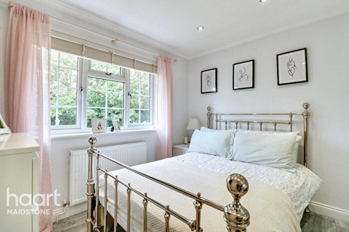 4 Bedroom Detached House For Sale In Phoenix Drive, Maidstone, ME18