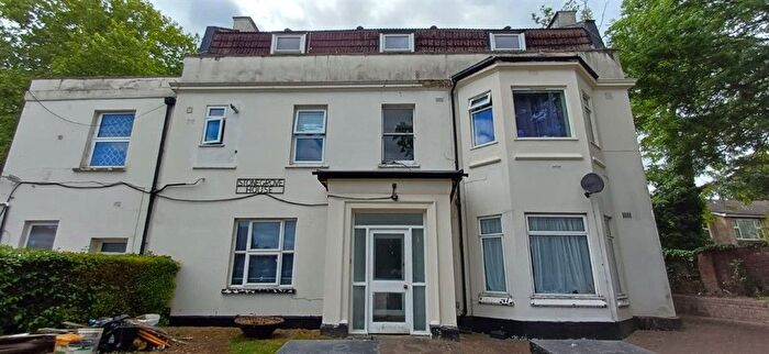1 Bedroom Flat For Sale In Stonegrove, Edgware, HA8