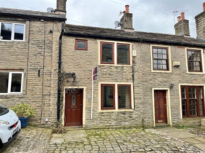 2 Bedroom Cottage For Sale In Old Road, Tintwistle, Glossop, SK13
