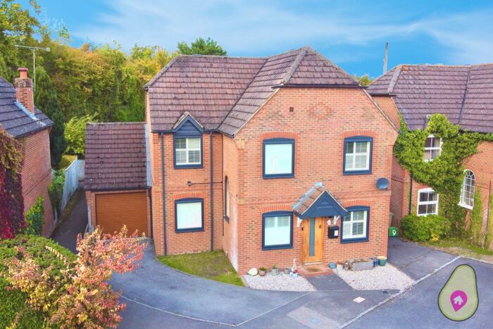 4 Bedroom Detached House For Sale In The Cuttings, Hampstead Norreys, Thatcham, RG18